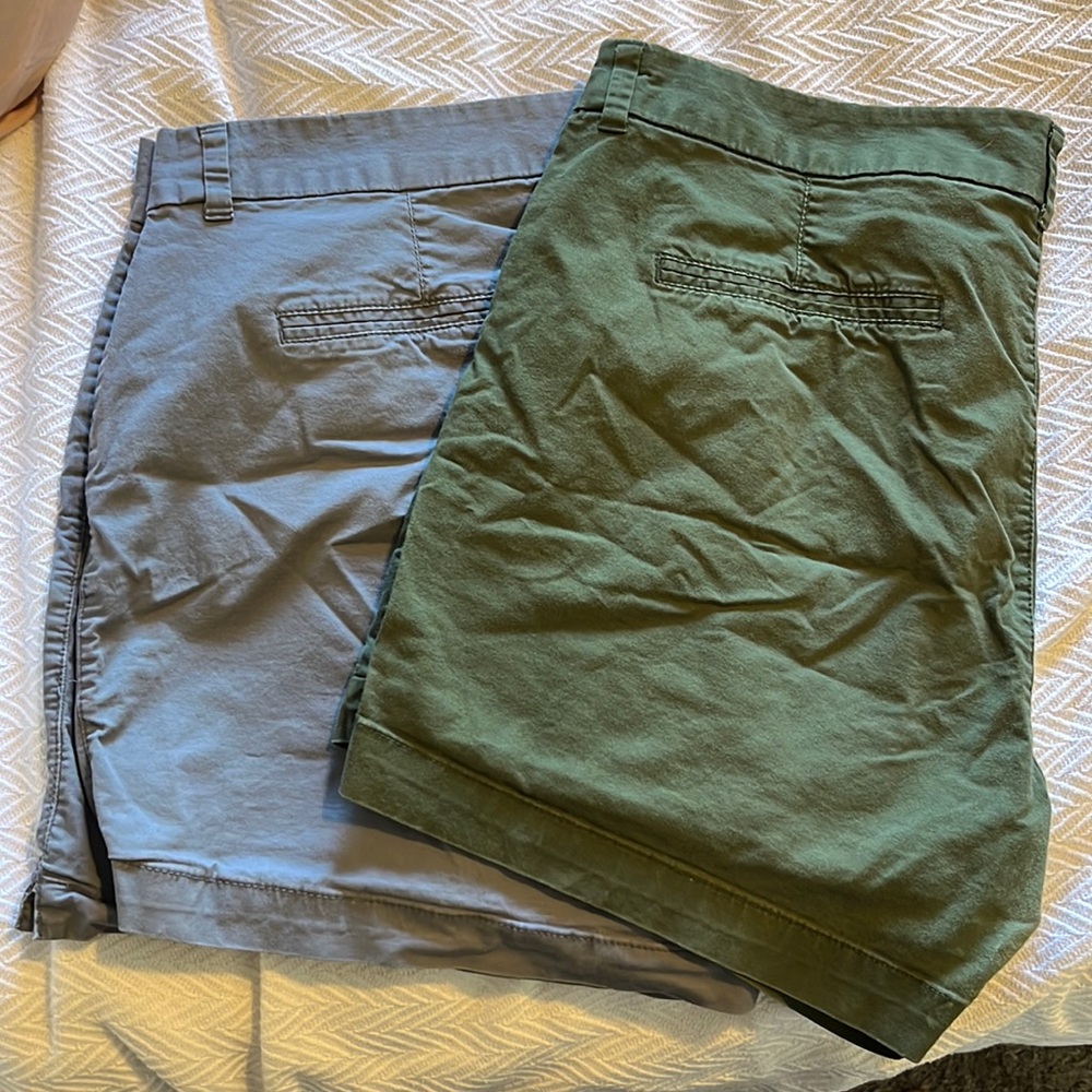 LOT Two pairs of Old Navy Everyday shorts! 🏏